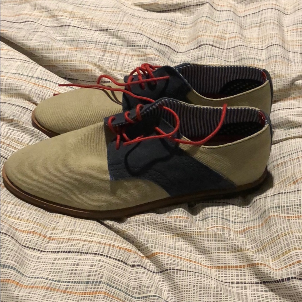 Shoes - Picture 2 of 4